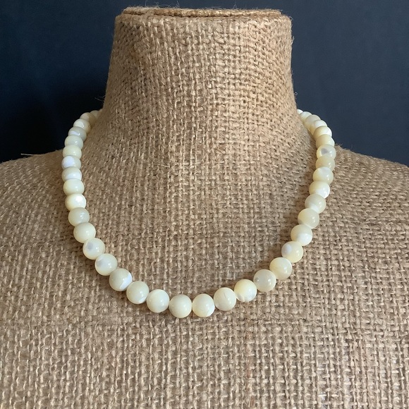 Jewelry - Genuine mother of pearl beaded necklace.